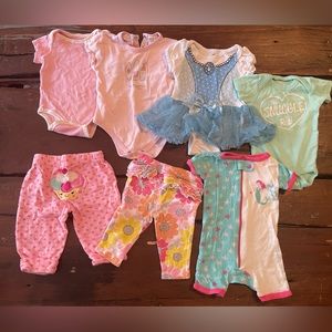 Girls 0-3 months clothes lot. Some never worn. Great shape.